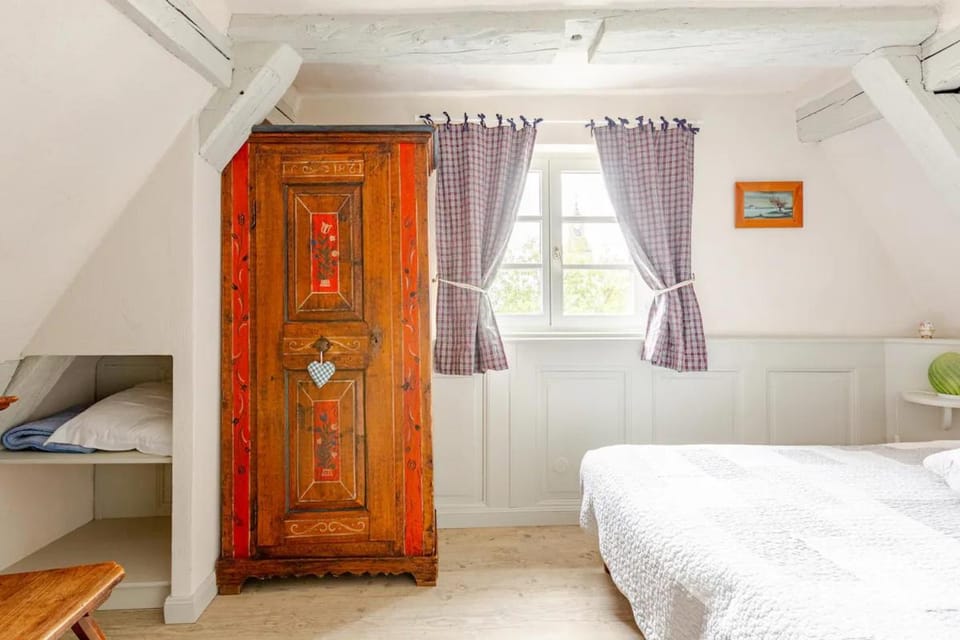 Bed, Photo of the whole room, Bedroom, wardrobe