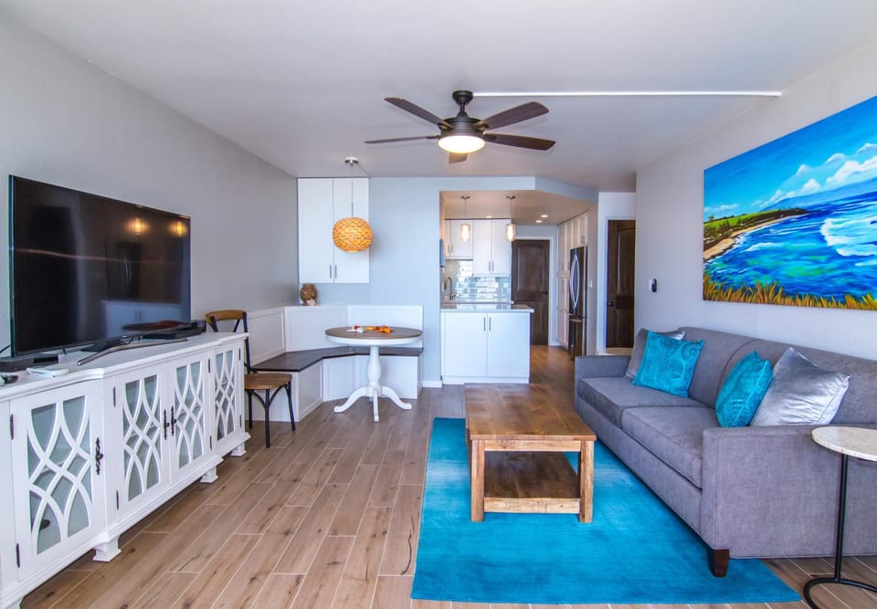 Communal lounge/ TV room, Living room