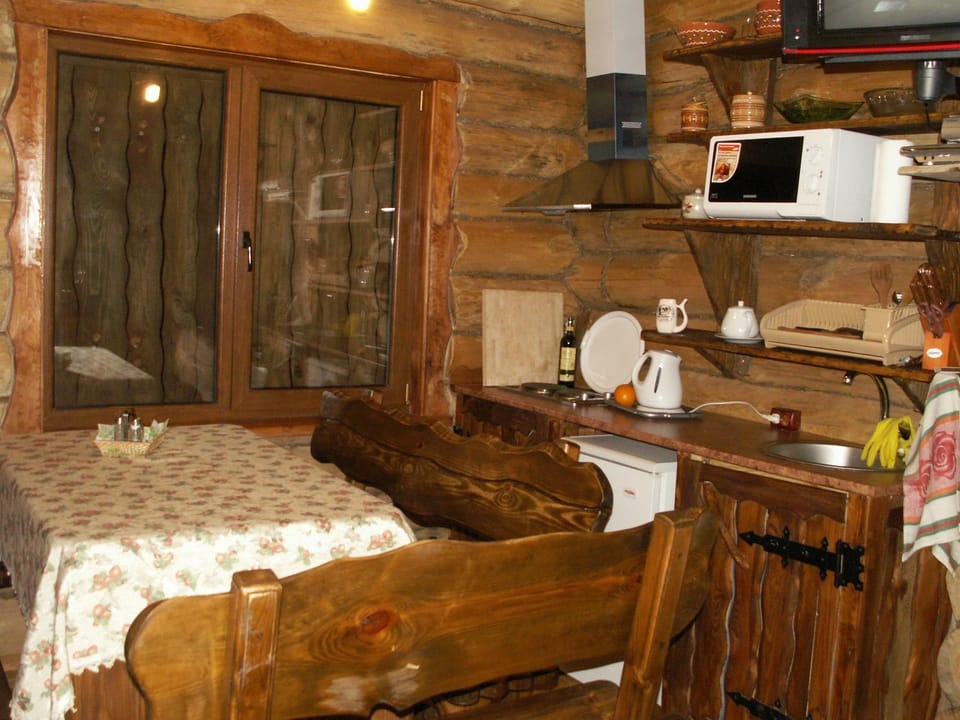 Restaurant/places to eat, Coffee/tea facilities, Kitchen or kitchenette