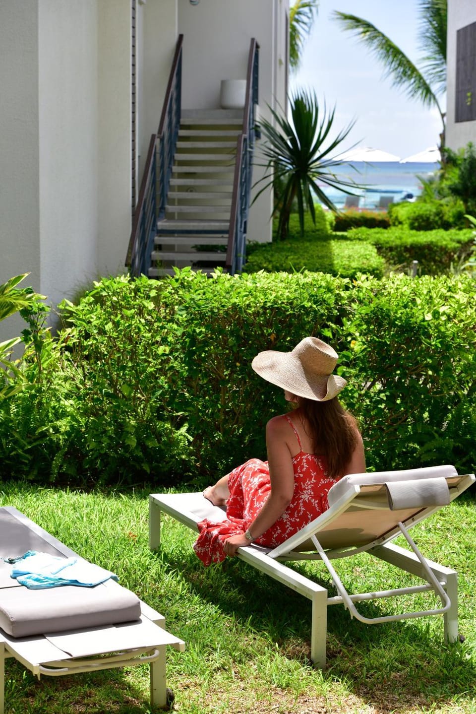 Day, People, Natural landscape, Garden, Garden view, Sea view, sunbed