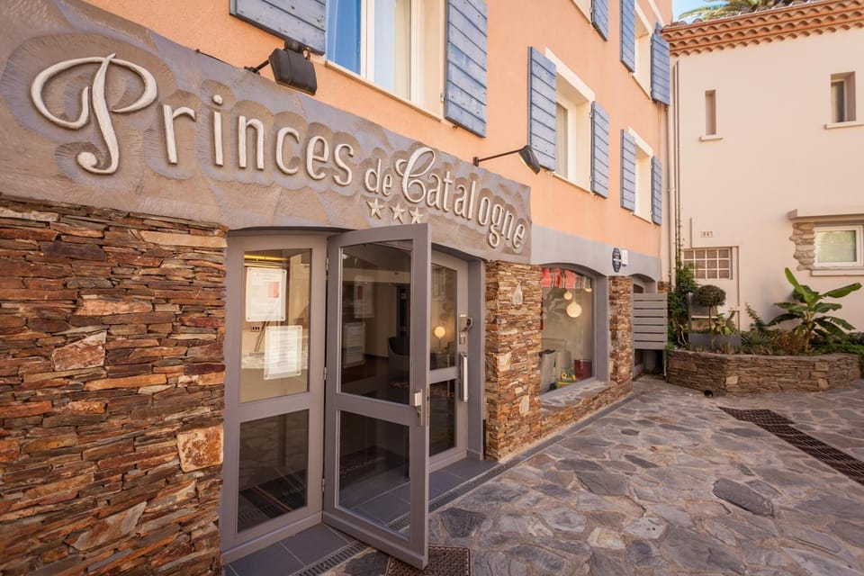 Facade/entrance, Facade/entrance, Property logo or sign