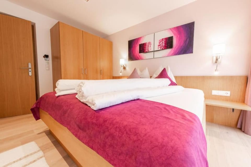 Lapis Monti Apartments & Suites Apartment hotel in Trentino-South Tyrol