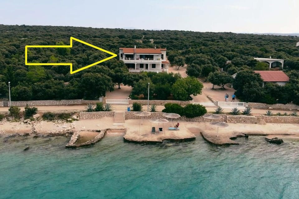 Facade/entrance, Beach