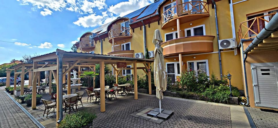 Inner courtyard view
