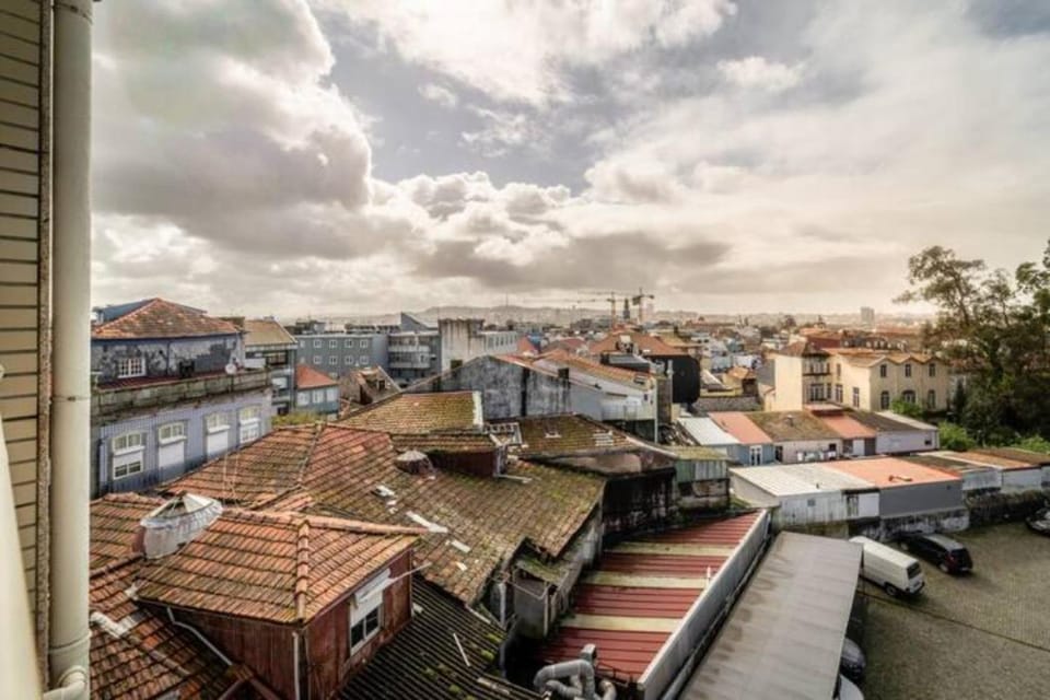 Natural landscape, View (from property/room), City view, Location