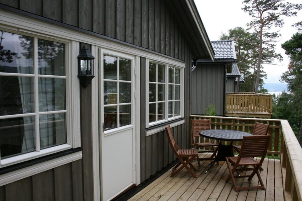 Patio, Facade/entrance, Day