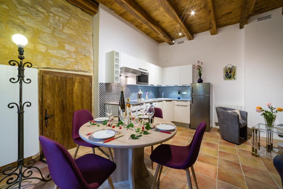 Kitchen or kitchenette, Living room, Dining area