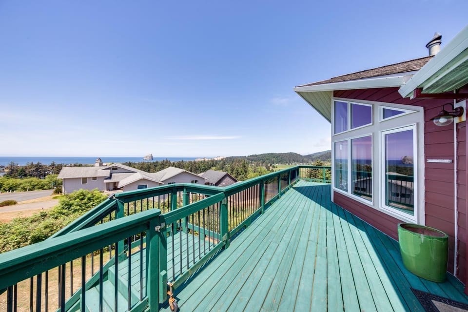 Romantic Views 4 Miles House in Pacific City
