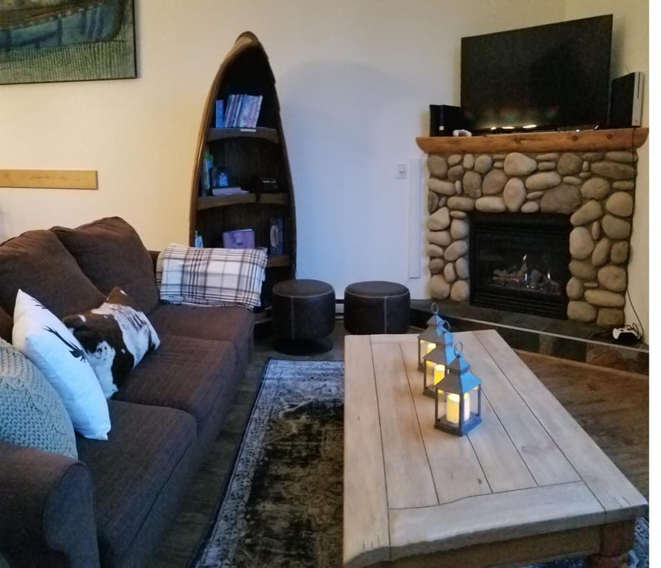 Bed, Living room, On site