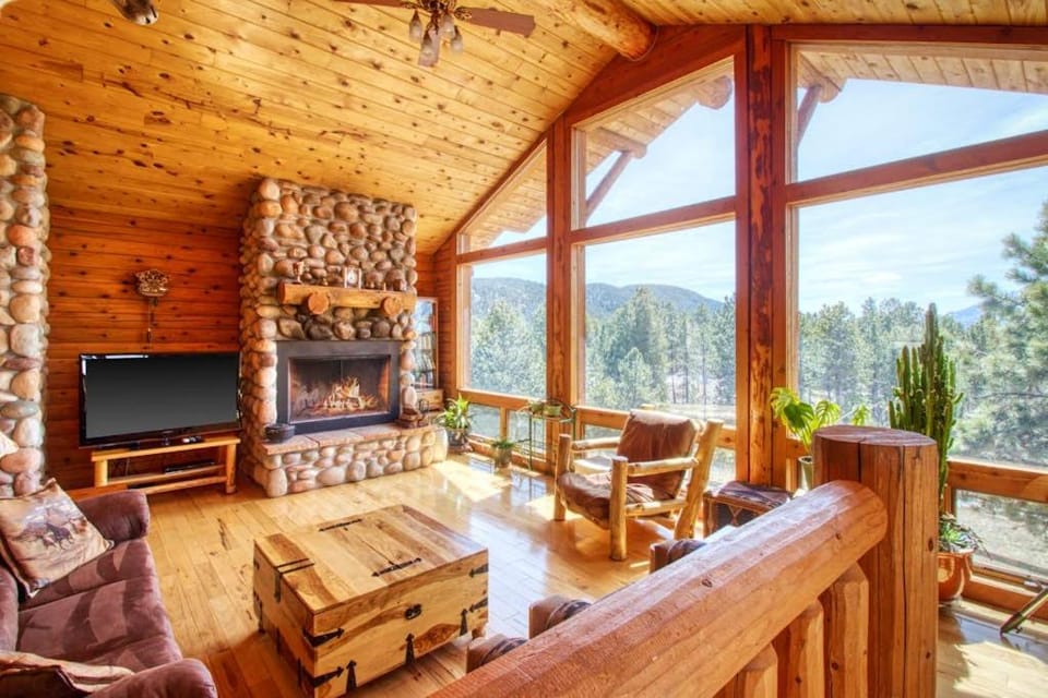 Mills Ranch House in Woodland Park