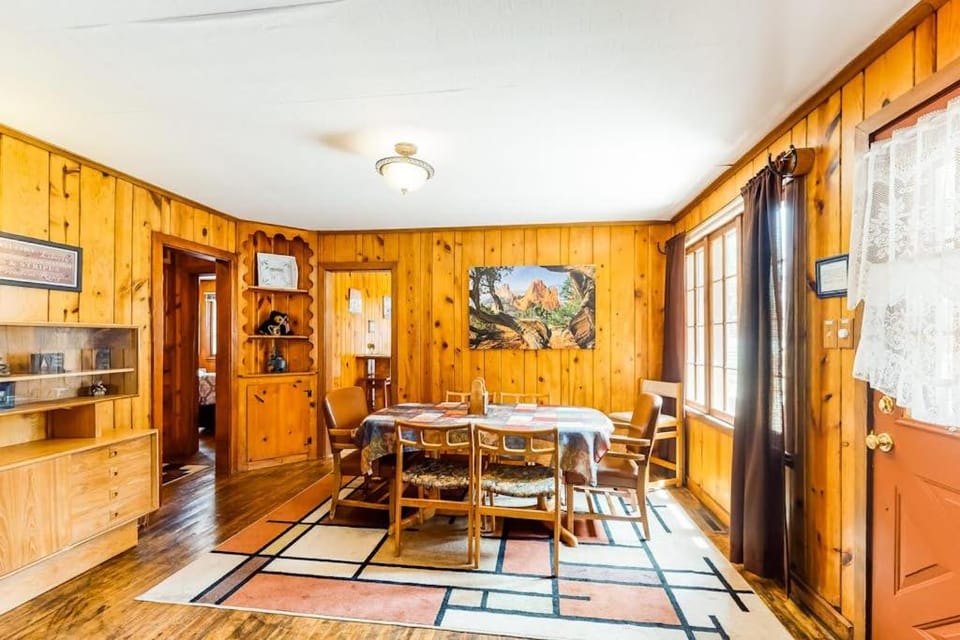 Big Bear Cabin Cabin in Woodland Park