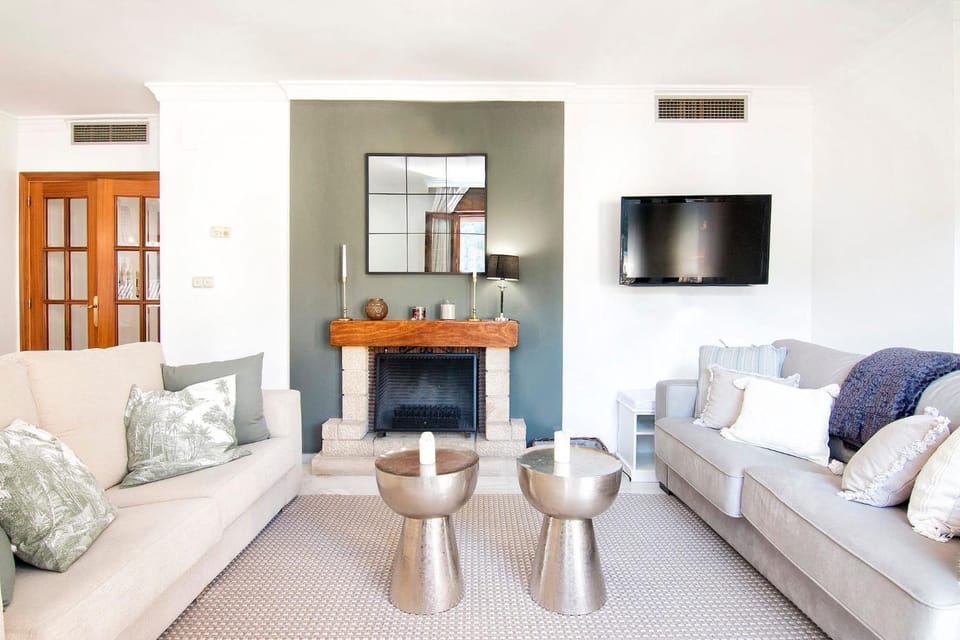 TV and multimedia, Living room, Seating area