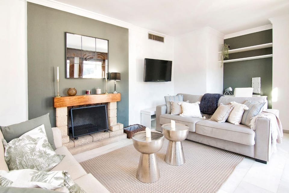 TV and multimedia, Living room, Seating area