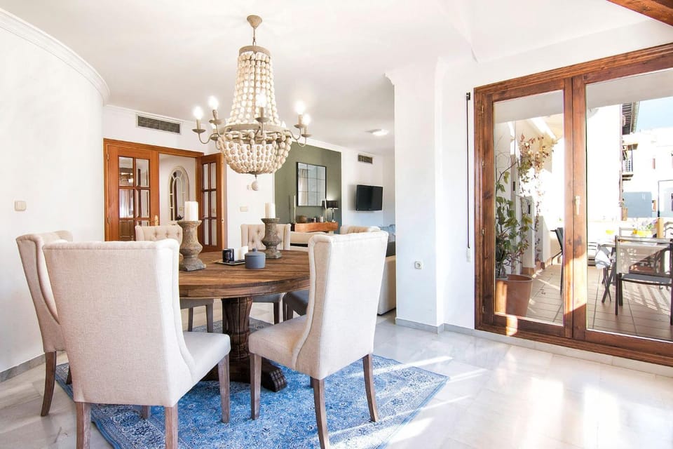 Living room, Dining area