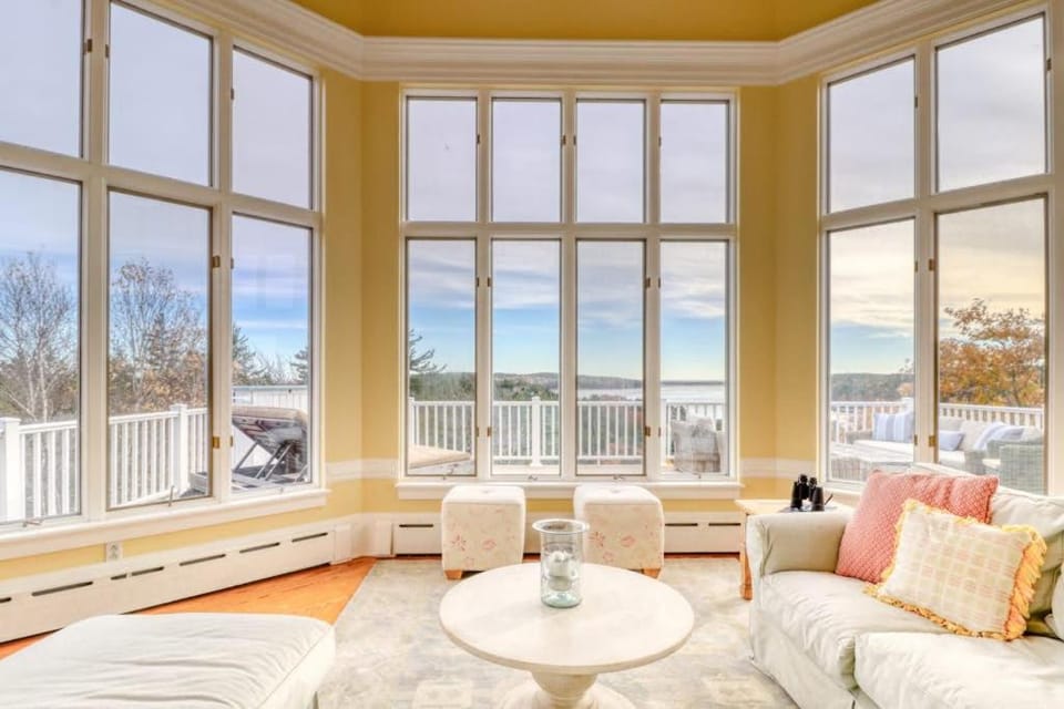 View (from property/room), Living room, Seating area