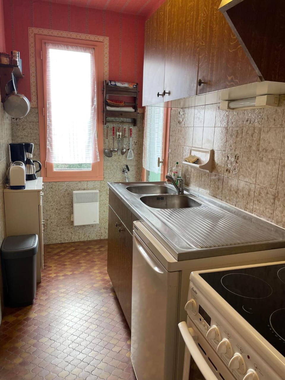 Kitchen or kitchenette, kitchen