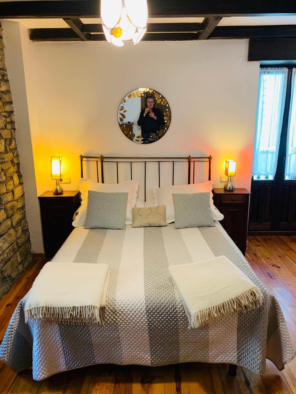 Bed, Photo of the whole room, Decorative detail
