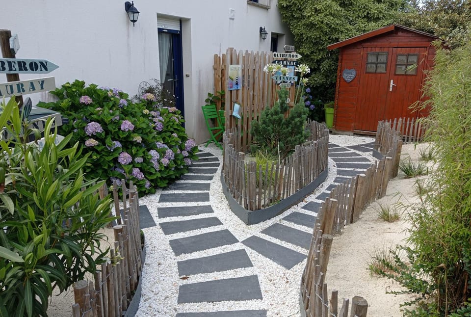GITE DE PEN VRAZ 2 House in Brittany