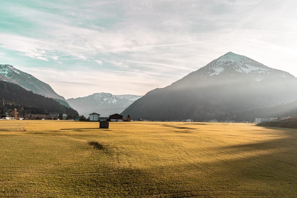 Nearby landmark, Day, Natural landscape, View (from property/room), Autumn, Mountain view