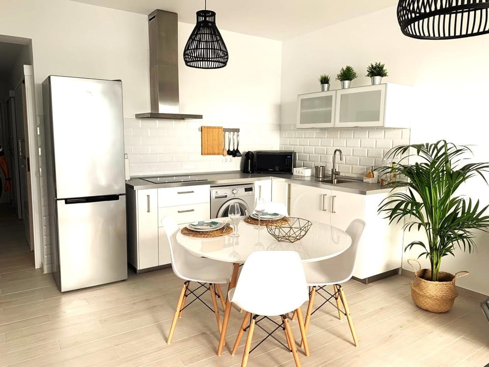 Dining area, kitchen