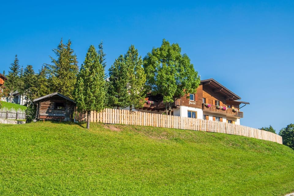 Garni Juri Bed and Breakfast in La Villa