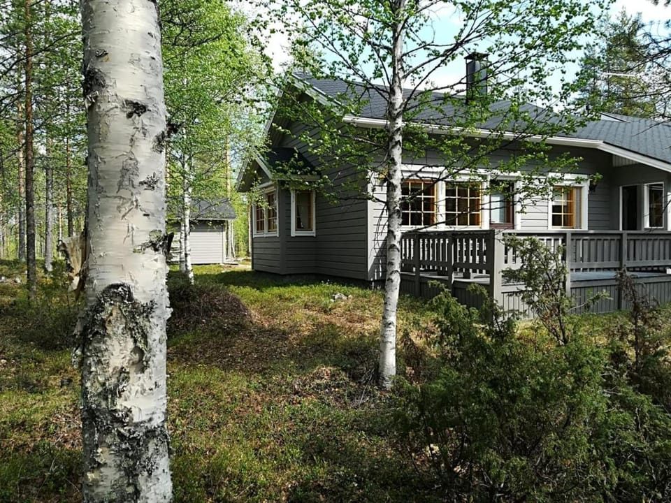 Property building, Garden, Balcony/Terrace