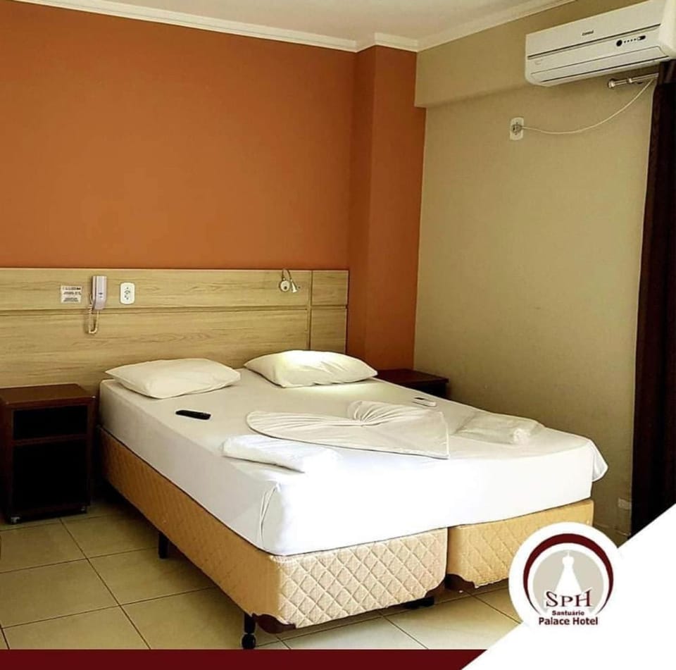 Bed, Bedroom, towels, air conditioner