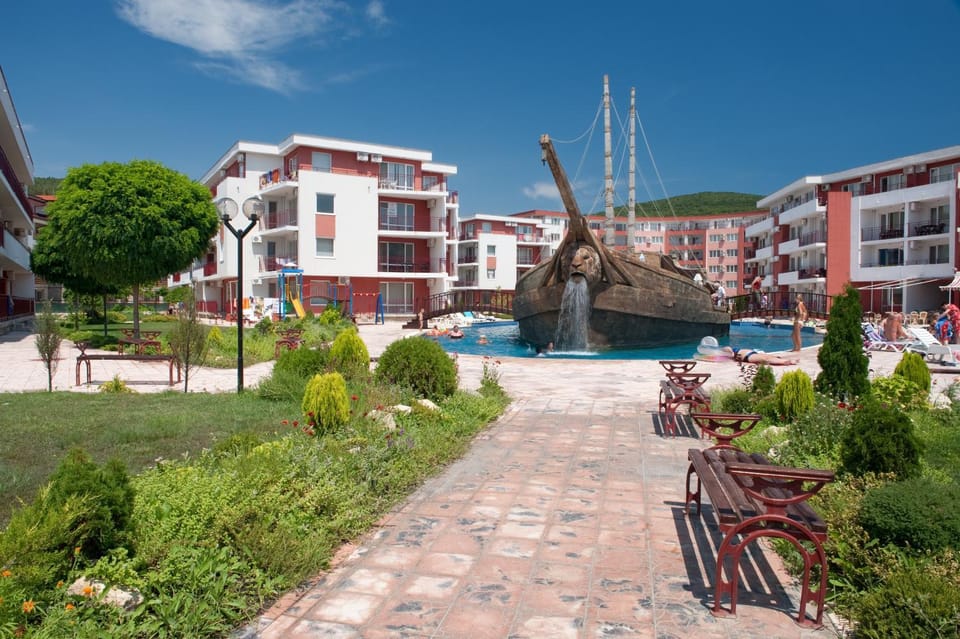 On site, Pool view, Swimming pool
