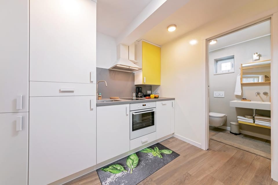 Bathroom, Coffee/tea facilities, Kitchen or kitchenette