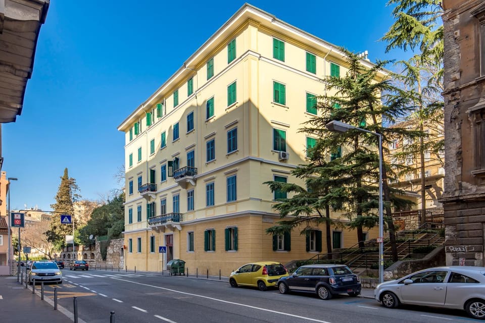 Property building, Neighbourhood, Street view