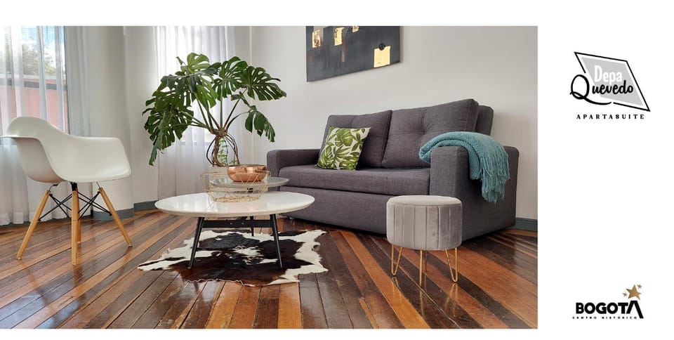 Nearby landmark, View (from property/room), Living room, Decorative detail, Decorative detail, Seating area, Landmark view, Landmark view