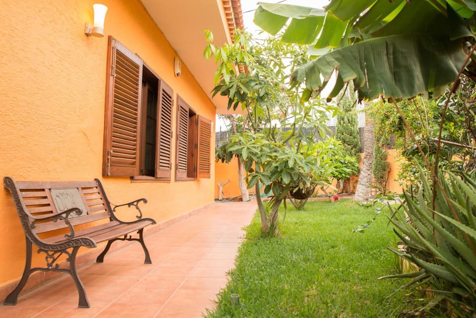 Patio, Facade/entrance, Balcony/Terrace