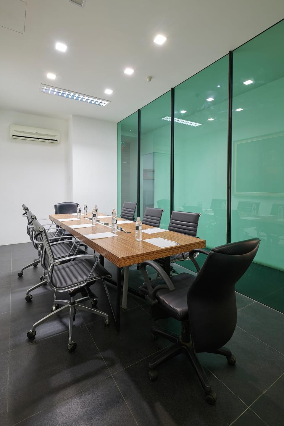 Meeting/conference room
