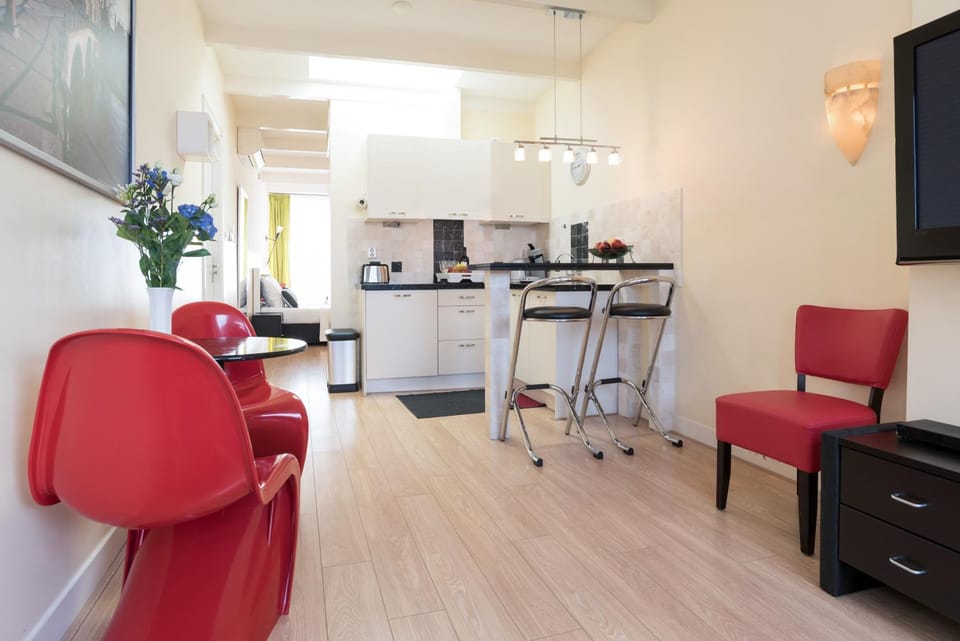 Seating area, Dining area