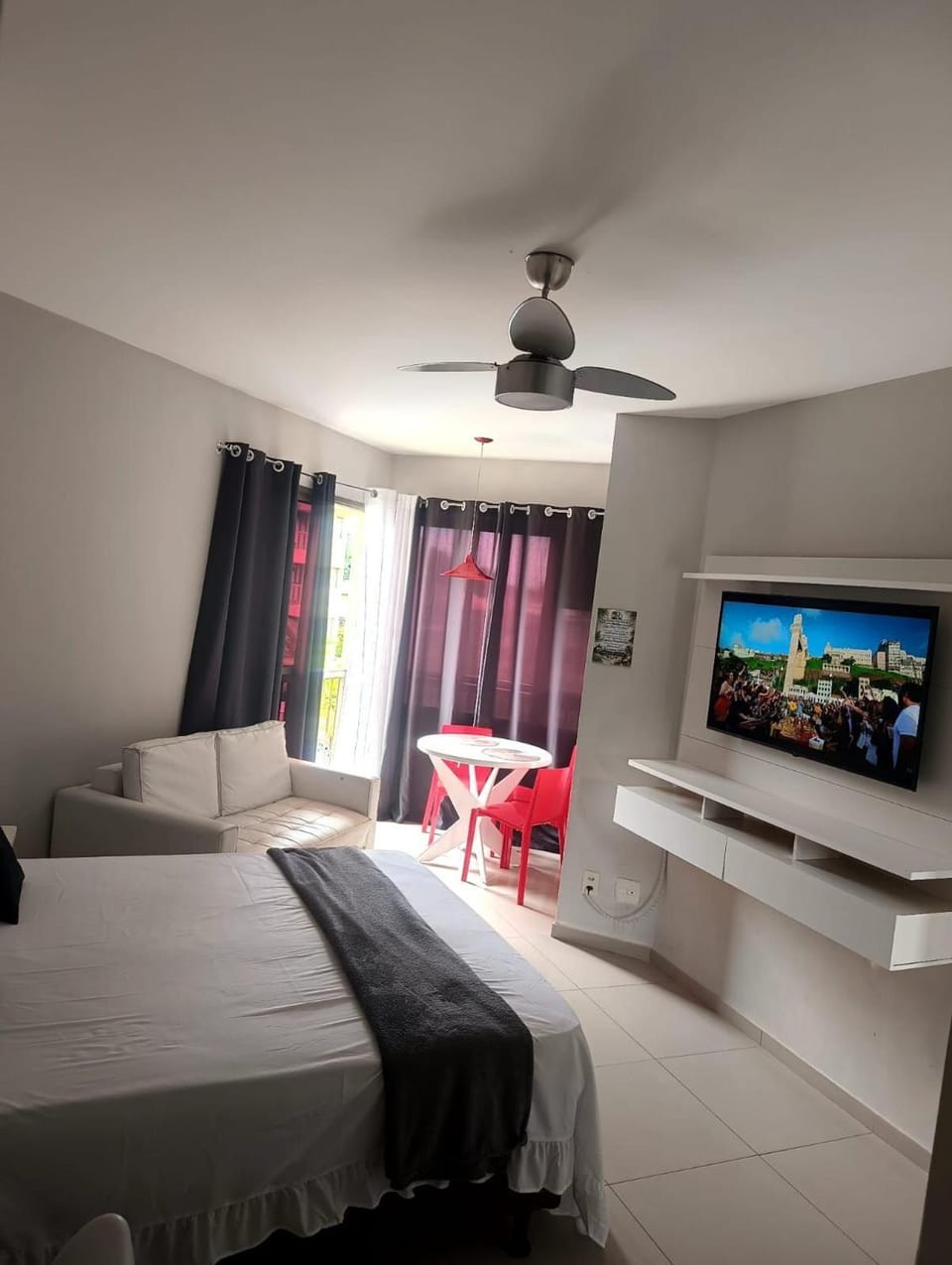 Photo of the whole room