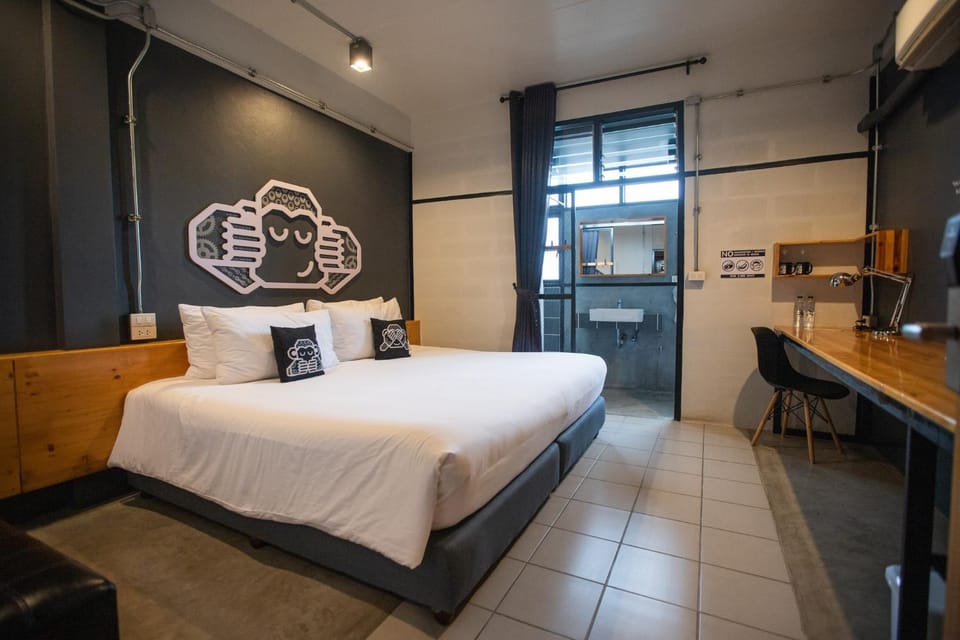Photo of the whole room, Bedroom