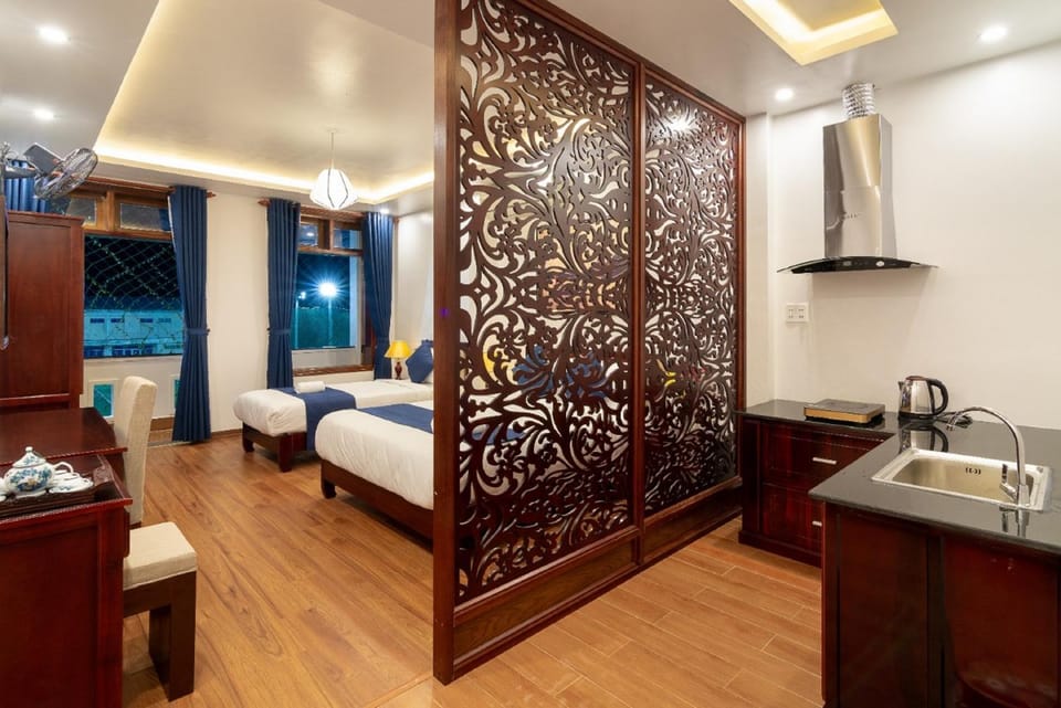 Bed, Bathroom, Kitchen or kitchenette, Photo of the whole room, Bedroom, fireplace, wardrobe, kitchen