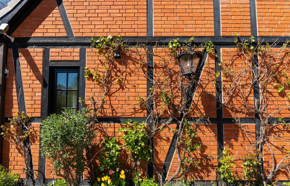 Altes Zollhaus am Klinikum Hotel in Lubeck