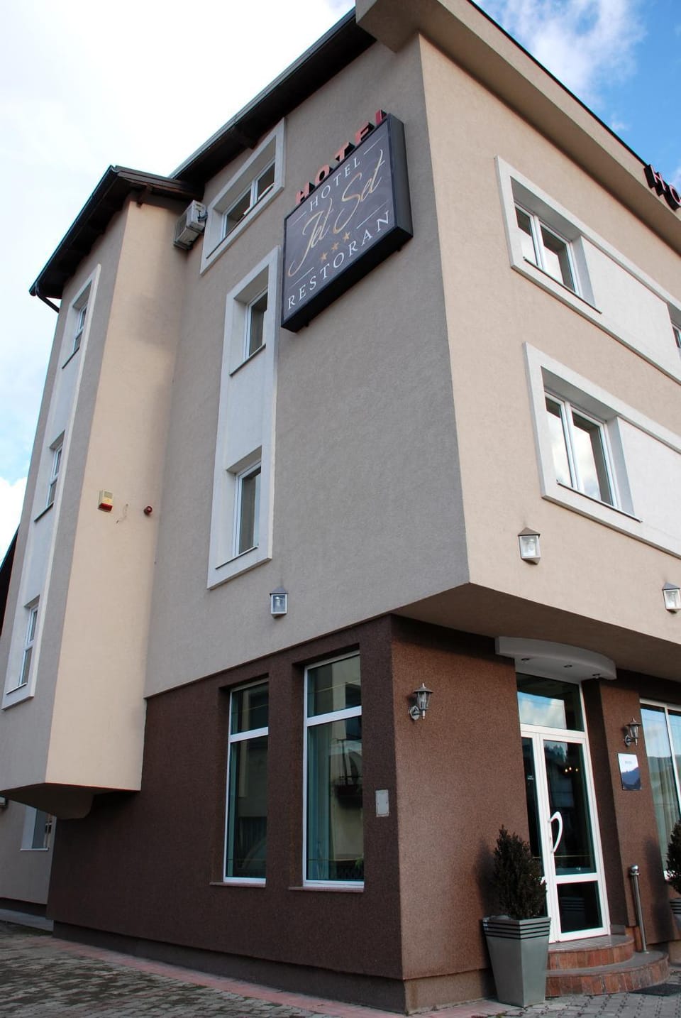 Spring, Off site, Day, Location