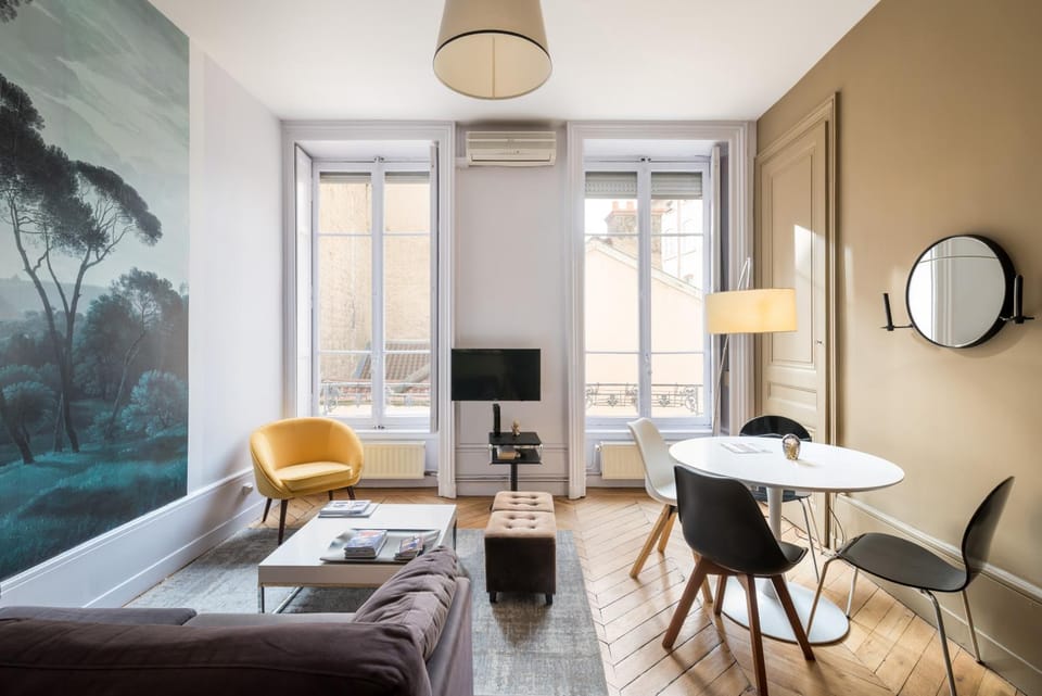 Living room, Dining area