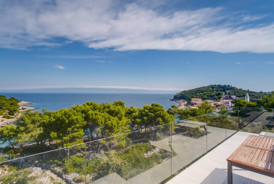 Penthouse Design & Beach Ferienwohnung direkt am Meer mit unverbautem Blick über die Adria Apartment in Mali Losinj