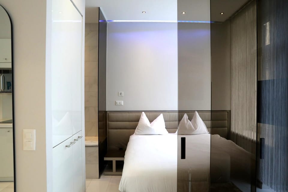 Bed, TV and multimedia, Bedroom, pet friendly, wardrobe