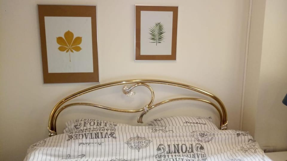 Kingsize Bed 2x2,20 Comfort Super Wifi 70 Mbps Studio! Apartment in Thessaloniki