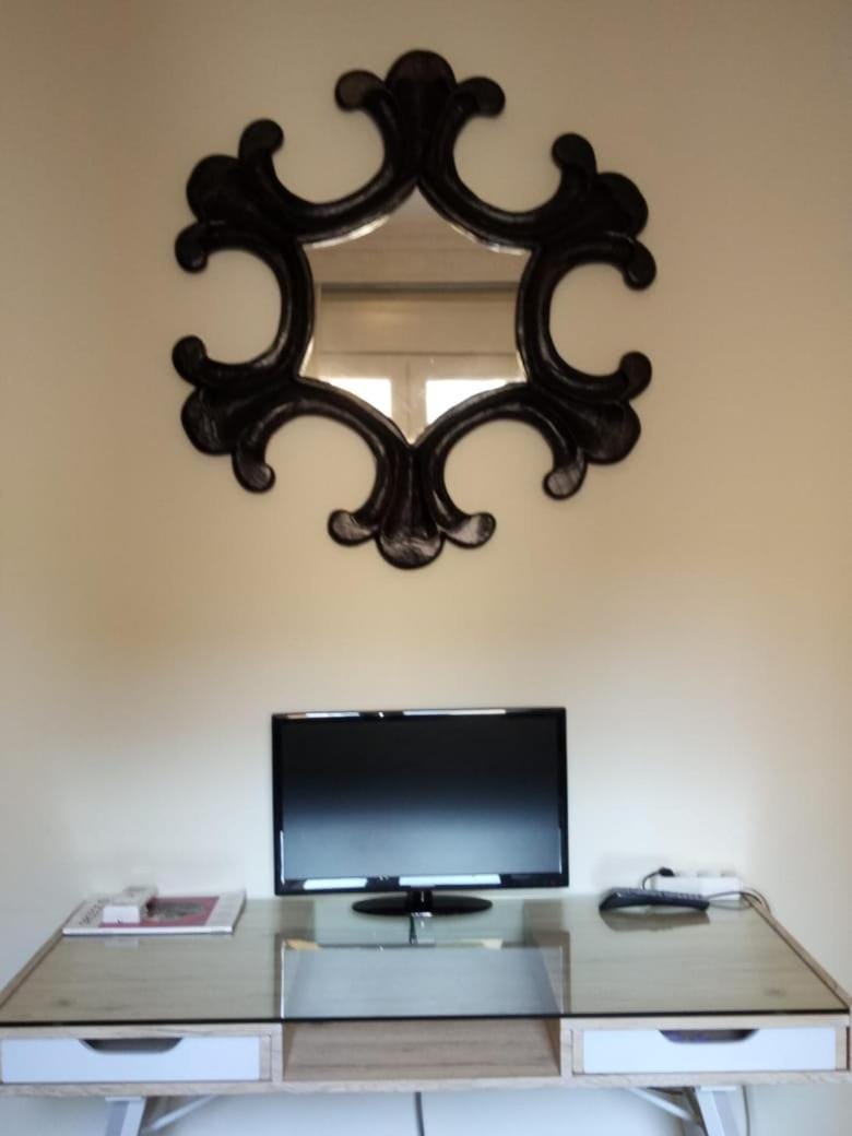 Kingsize Bed 2x2,20 Comfort Super Wifi 70 Mbps Studio! Apartment in Thessaloniki