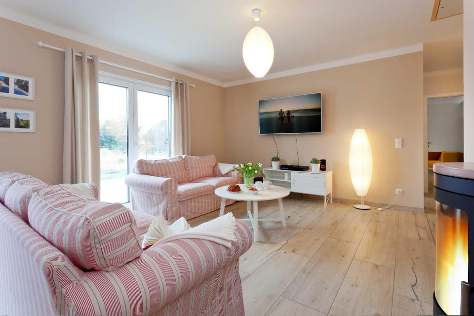 Living room, Seating area, flat iron