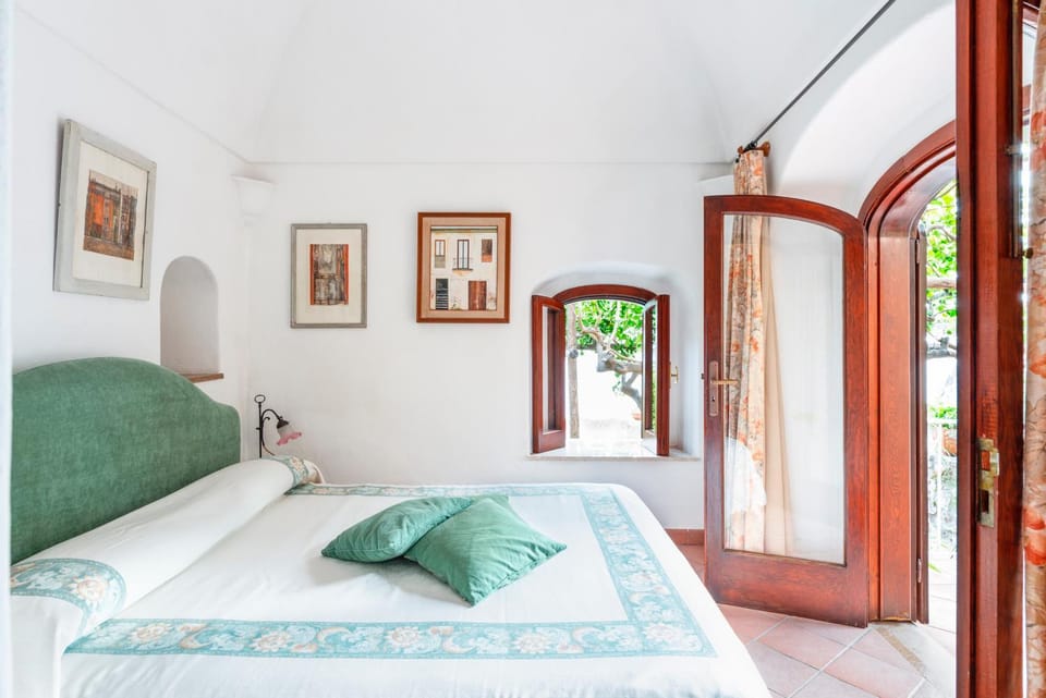 Casa Claudius Positano - sea view, peaceful outdoor private garden House in Positano