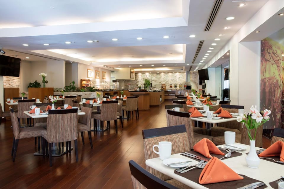 Restaurant/places to eat, Food
