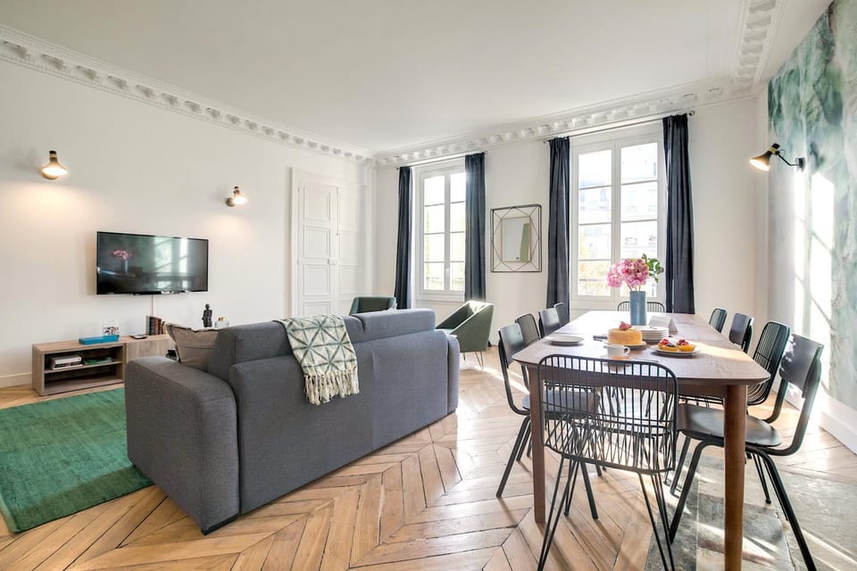 TV and multimedia, Living room, Dining area