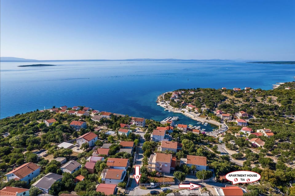 Property building, Neighbourhood, Sea view