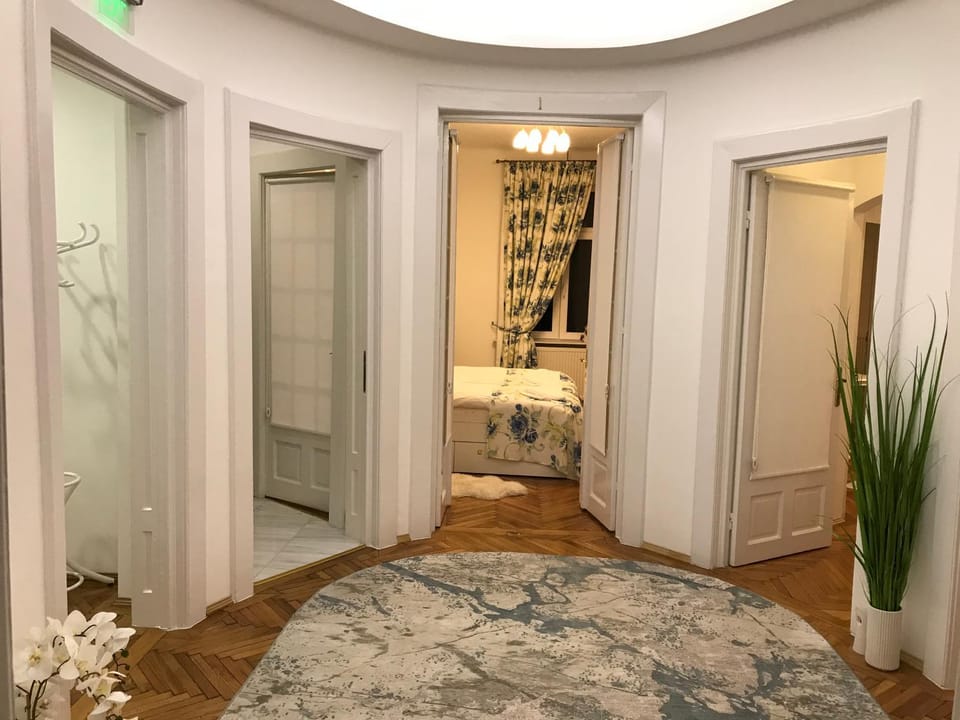 VICTORIA LUXURY APARTMENT Apartment in Bucharest